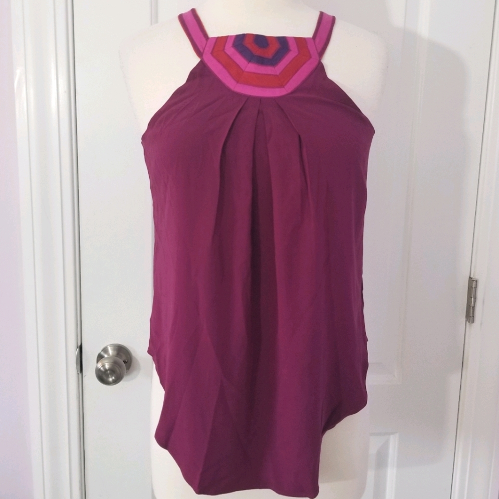 A Common Thread Geometric Neckline Tank Top - Picture 2 of 3